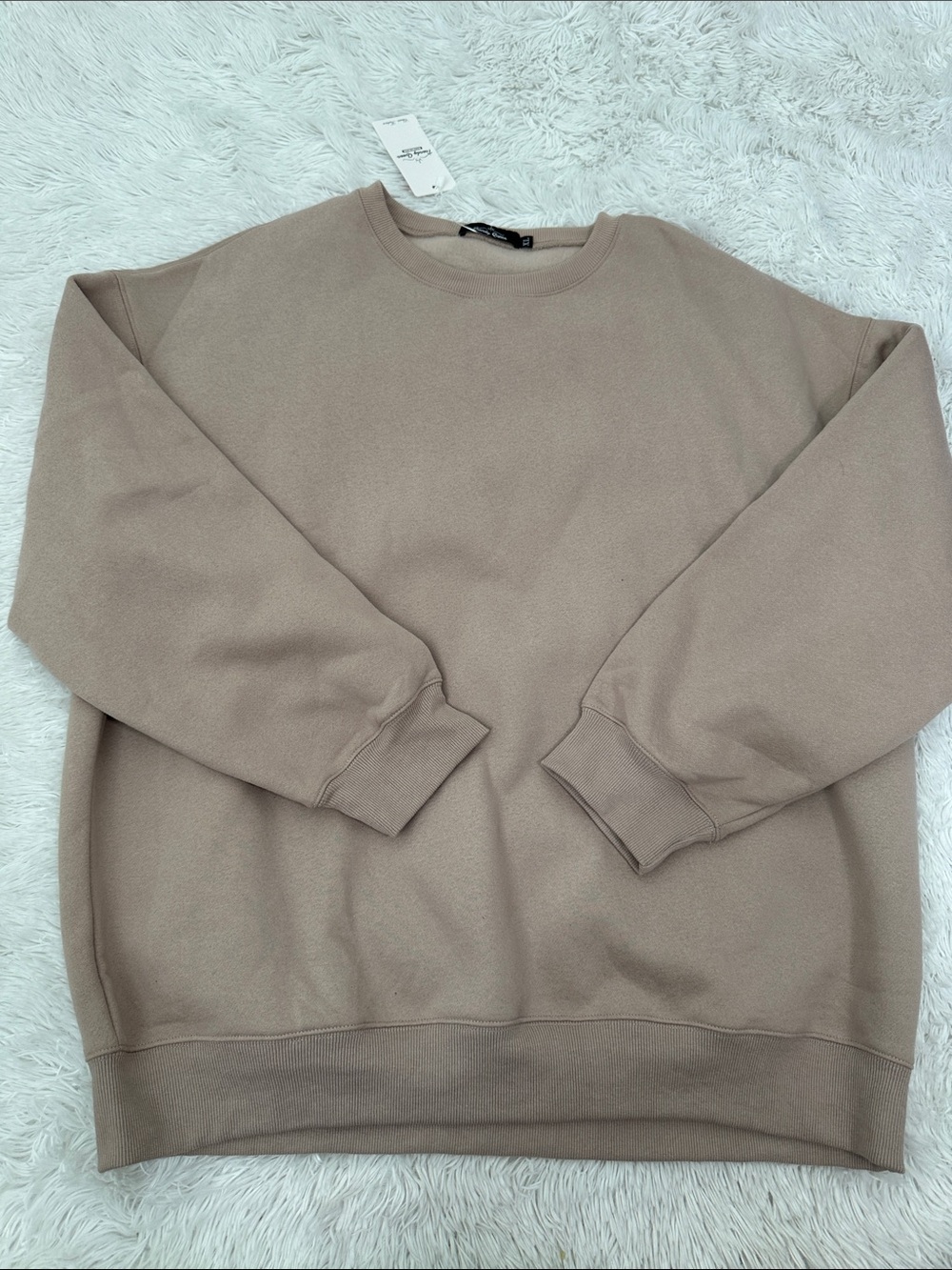 😊 NWT Trendy Queen Crew Neck Sweatshirt